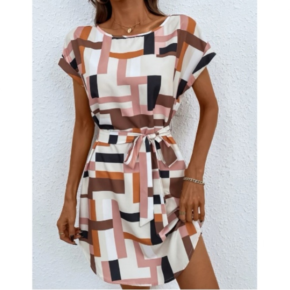 Last pack, geo print batwing sleeve dress